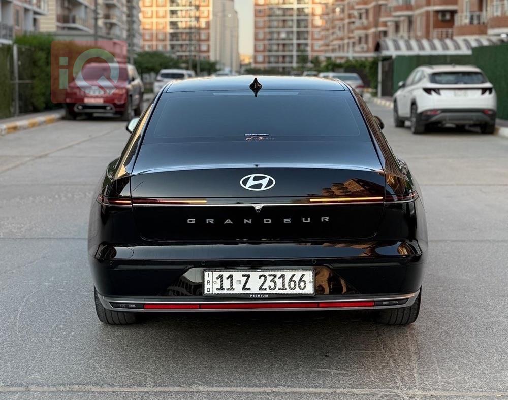 هیۆندای ازێرا